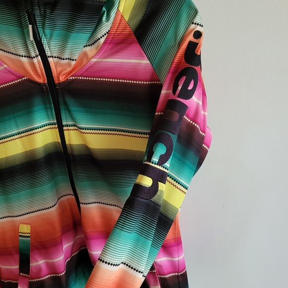 Bench Jacket ❣🔥 - Picture 2 of 4